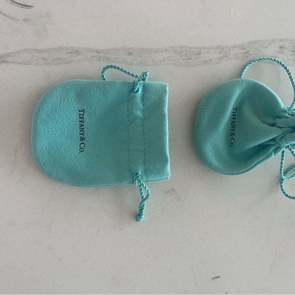 Tiffanys&Co small jewelry bag. 2